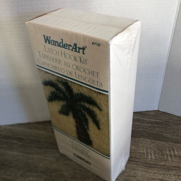 WonderArt Latch Hook Kit - Palm Tree Design - Picture 5 of 8